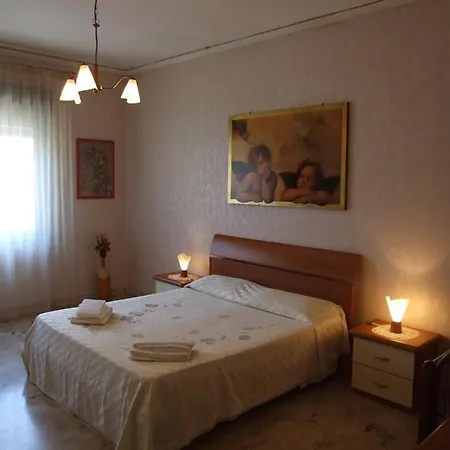 Difrontealmare Apartman *