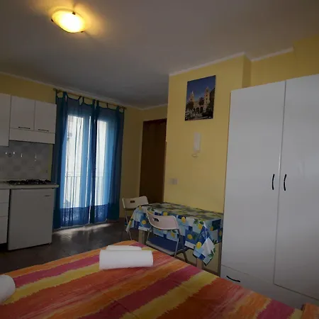 Lägenhet Difrontealmare Cefalù