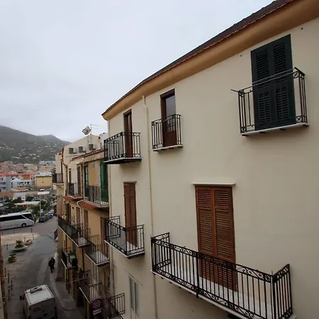 Lägenhet Difrontealmare Cefalù